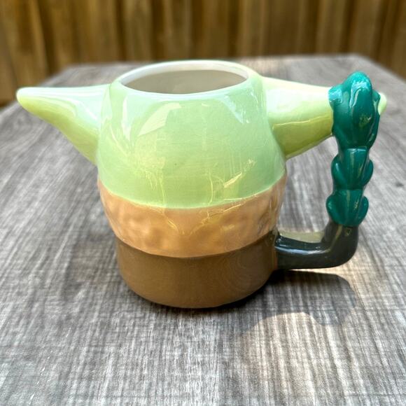 Star Wars Baby Yoda (Grogu) Hand Painted Three-Dimensional Coffee Tea Mug Zak! - Picture 3 of 4